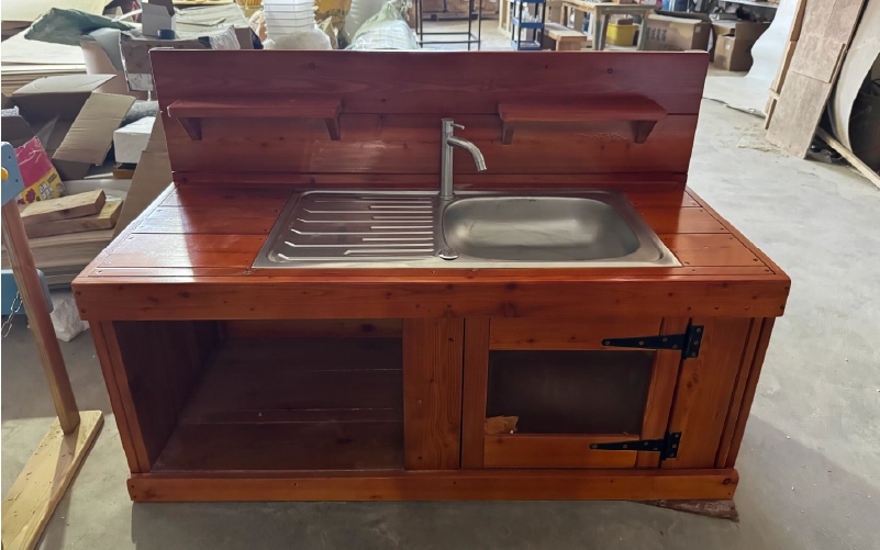 outdoor-mud-kitchen-factory-production