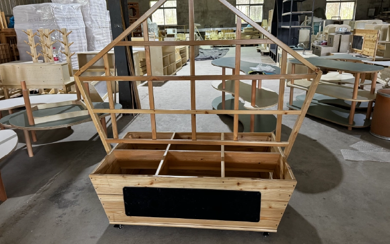 outdoor-mud-kitchen-finished-product-check